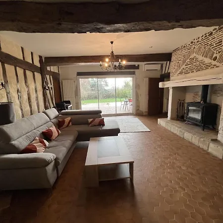 Maison Familiale Proche & Golf Casteljaloux Βίλα *